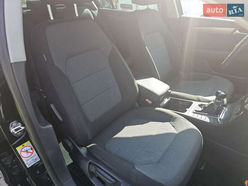 Седан Volkswagen Passat 2012 в Стрию