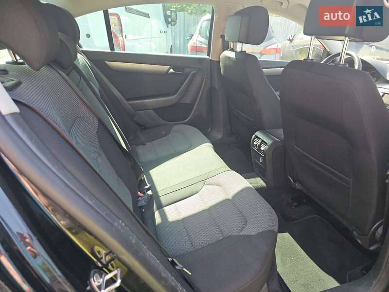 Седан Volkswagen Passat 2012 в Стрию