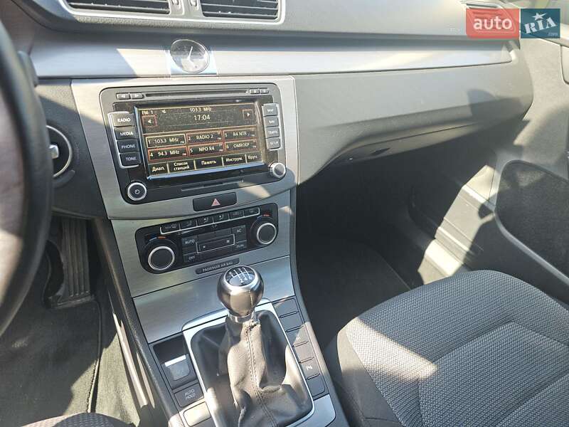 Седан Volkswagen Passat 2012 в Стрию