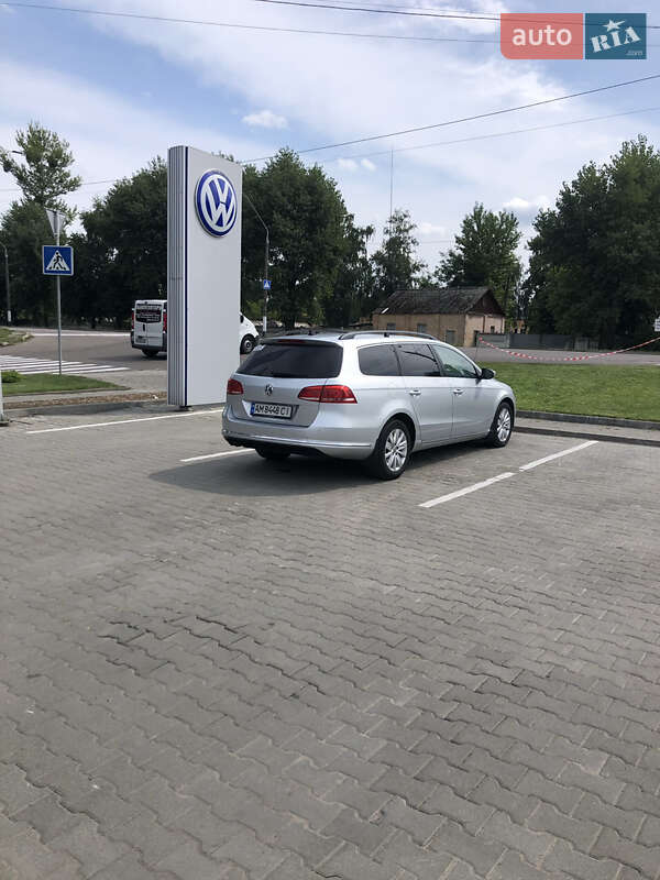 Универсал Volkswagen Passat 2012 в Житомире