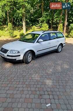 Універсал Volkswagen Passat 2004 в Трускавці