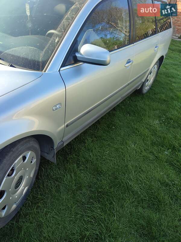 Універсал Volkswagen Passat 2003 в Зборові