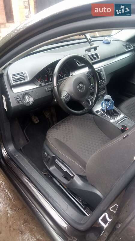Универсал Volkswagen Passat 2012 в Сумах