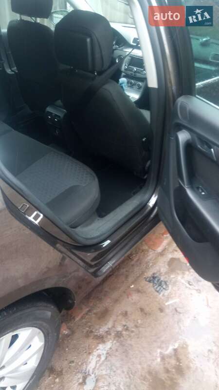 Универсал Volkswagen Passat 2012 в Сумах