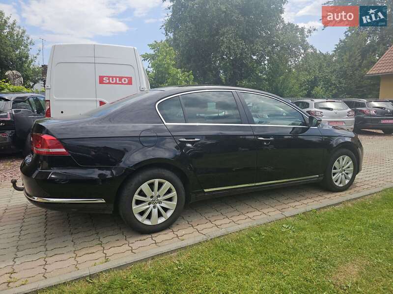 Седан Volkswagen Passat 2012 в Стрию