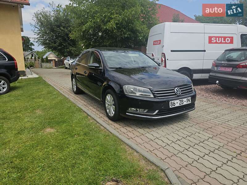 Седан Volkswagen Passat 2012 в Стрию