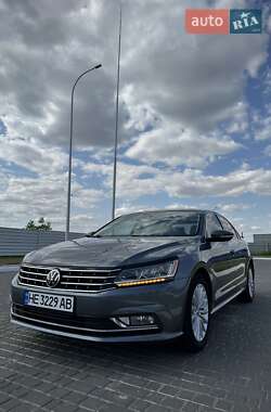 Седан Volkswagen Passat 2017 в Николаеве