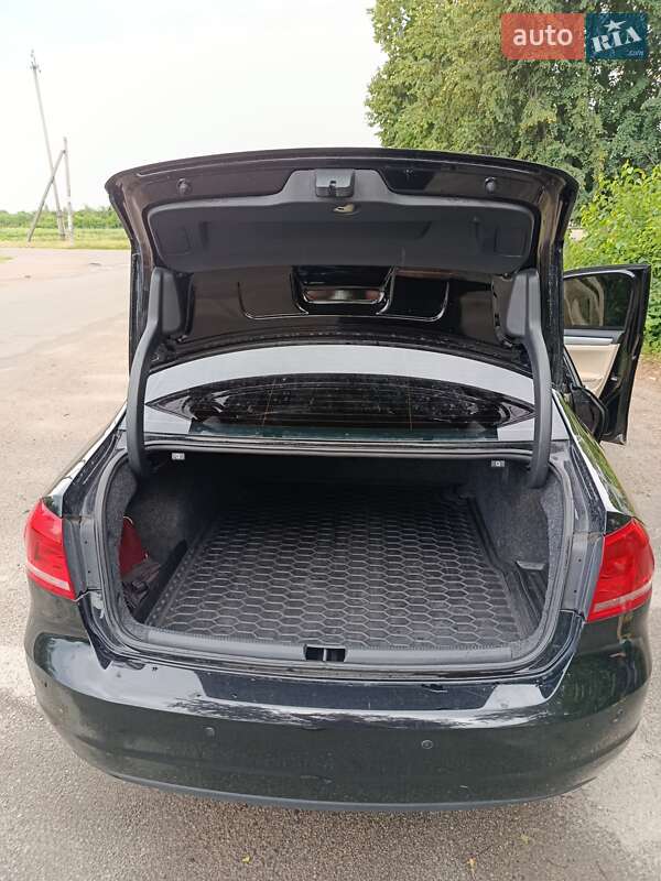 Седан Volkswagen Passat 2013 в Корсунь-Шевченківському