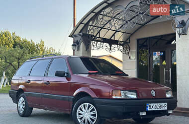 Універсал Volkswagen Passat 1989 в Дунаївцях