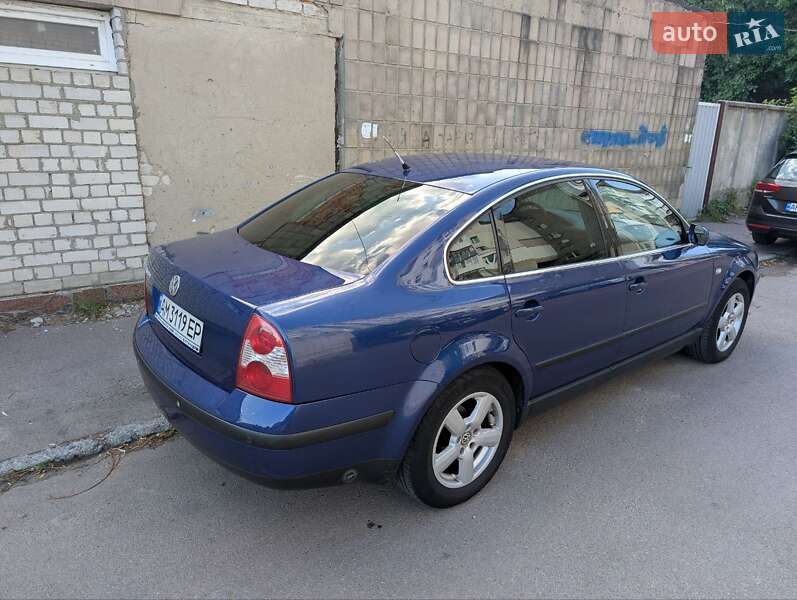 Седан Volkswagen Passat 2002 в Житомире