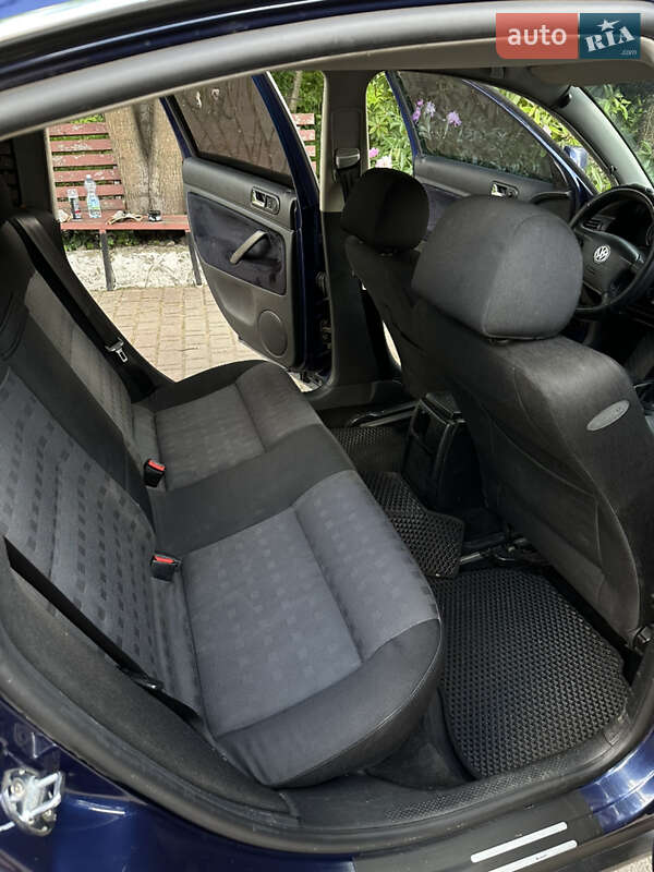 Седан Volkswagen Passat 2001 в Ивано-Франковске