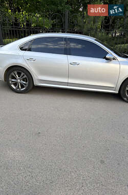 Седан Volkswagen Passat 2015 в 