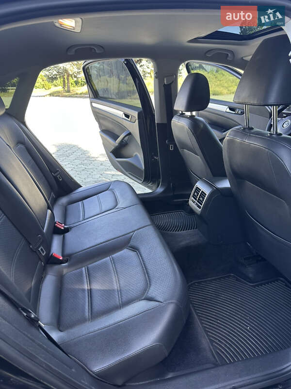 Седан Volkswagen Passat 2013 в Дубні