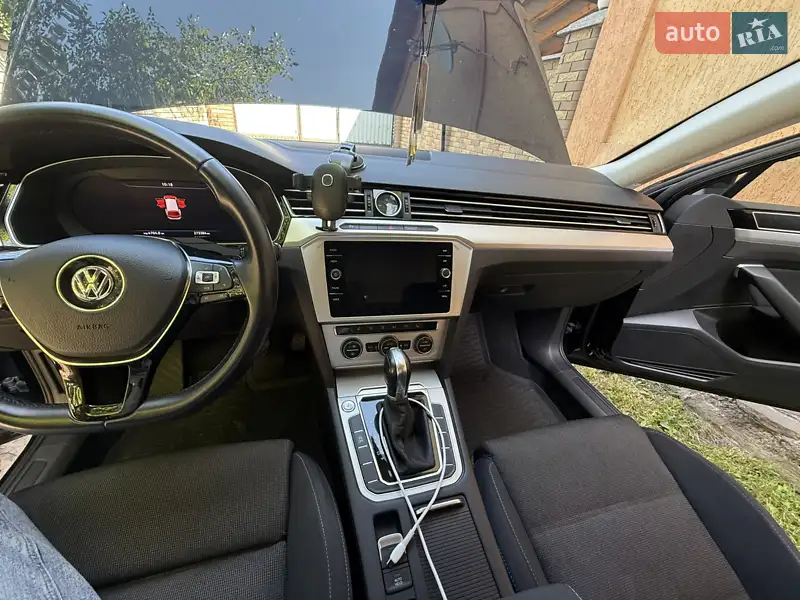Volkswagen Passat 2019 VIN WVWZZZ3CZKE070697 фото оголошення 12 з 55