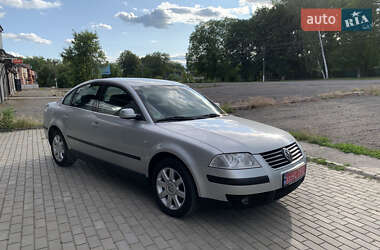 Седан Volkswagen Passat 2001 в Хороле