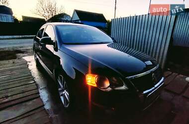 Седан Volkswagen Passat 2010 в Новой Ушице