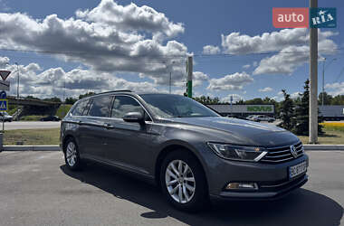 Универсал Volkswagen Passat 2017 в Киеве