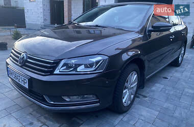 Седан Volkswagen Passat 2013 в Житомире