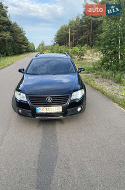 Універсал Volkswagen Passat 2009 в Зарічному