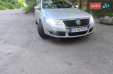 Универсал Volkswagen Passat 2005 в Умани