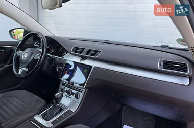 Універсал Volkswagen Passat 2012 в 