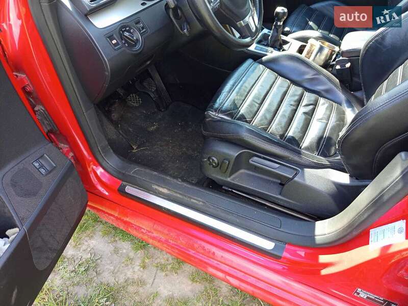 Универсал Volkswagen Passat 2010 в Ворзеле