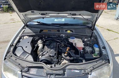 Седан Volkswagen Passat 2000 в 