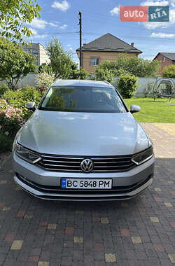 Універсал Volkswagen Passat 2015 в Львові