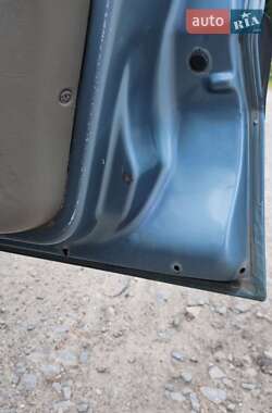 Седан Volkswagen Passat 1990 в Дубно