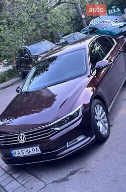Седан Volkswagen Passat 2015 в Киеве