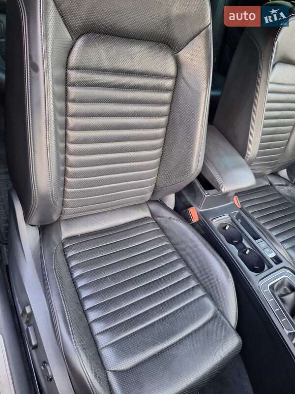 Универсал Volkswagen Passat 2015 в Хмельницком