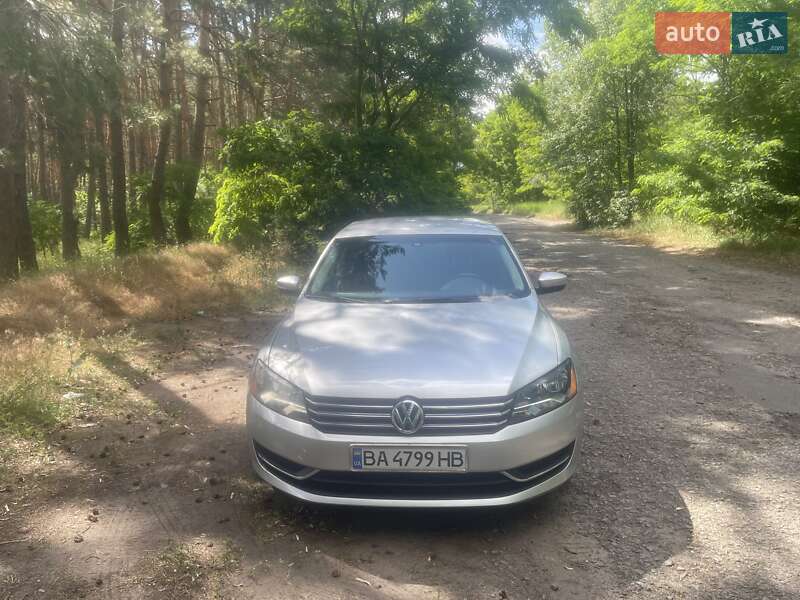 Седан Volkswagen Passat 2014 в Києві