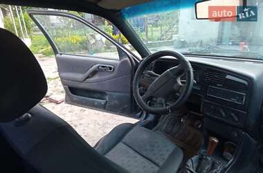 Седан Volkswagen Passat 1994 в 