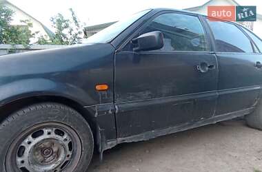Седан Volkswagen Passat 1994 в 