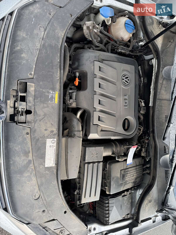 Универсал Volkswagen Passat 2013 в Хмельницком