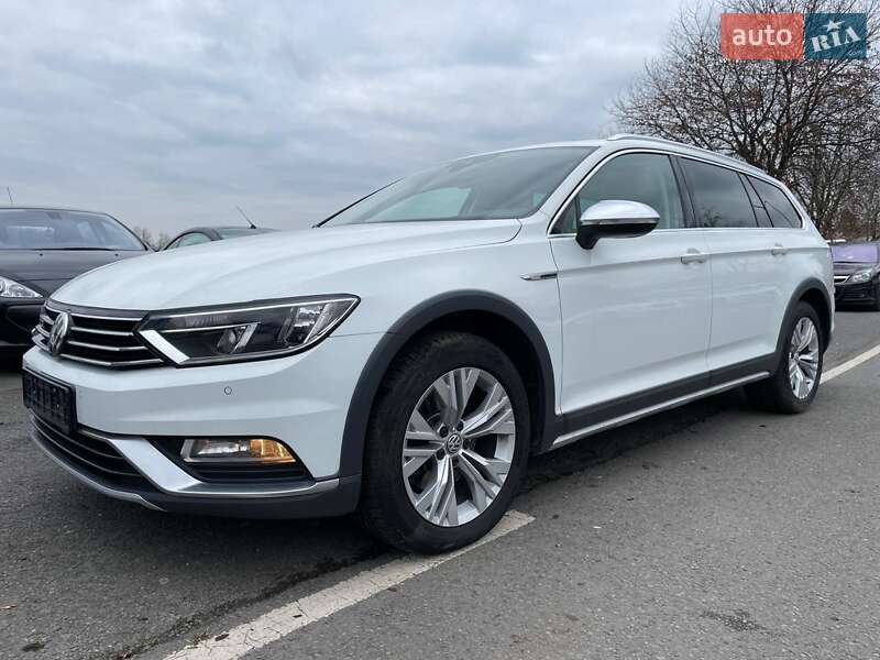 Универсал Volkswagen Passat 2016 в Киеве