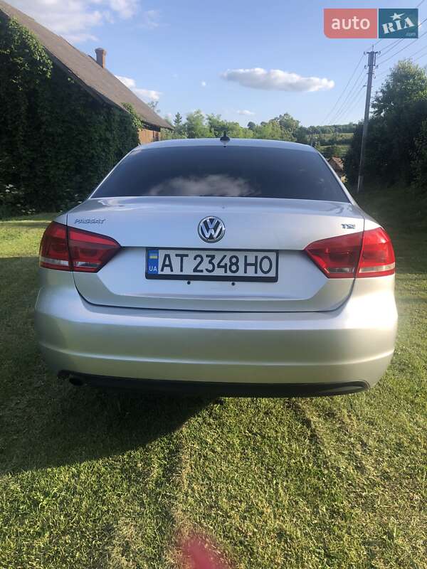 Седан Volkswagen Passat 2014 в Ивано-Франковске