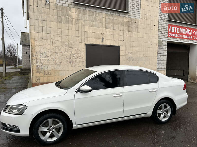 Седан Volkswagen Passat 2012 в Семеновке