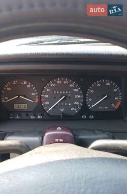 Седан Volkswagen Passat 1994 в Киеве