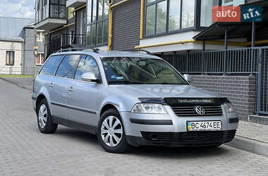 Универсал Volkswagen Passat 2004 в Жовкве
