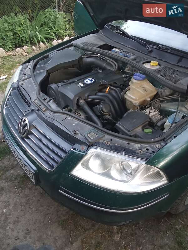 Седан Volkswagen Passat 2001 в Волочиске