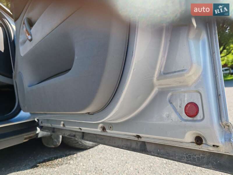 Седан Volkswagen Passat 1998 в Глобиному