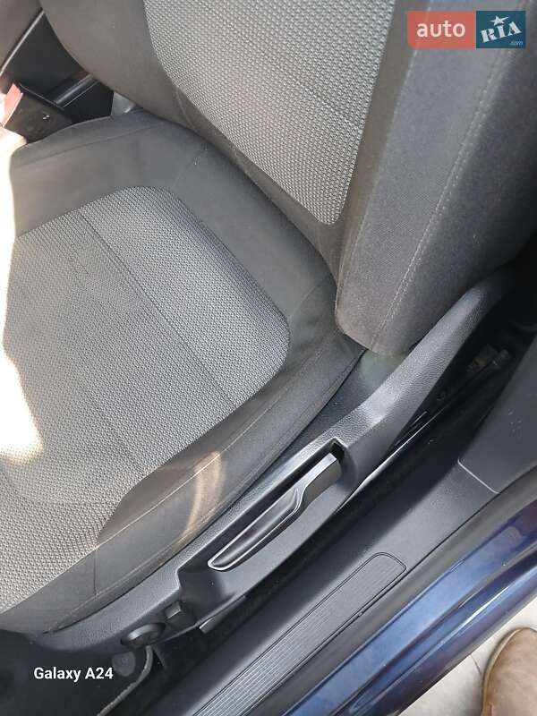 Седан Volkswagen Passat 2012 в Львове