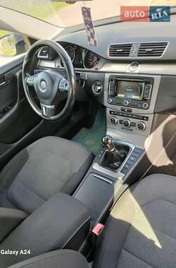 Седан Volkswagen Passat 2012 в Львові