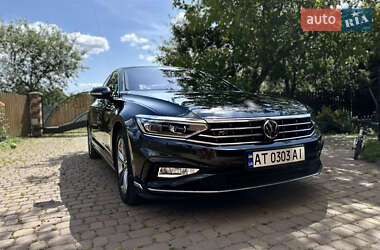 Седан Volkswagen Passat 2019 в Ивано-Франковске