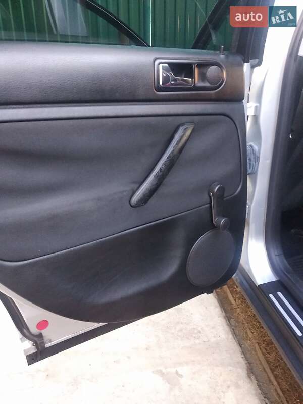 Универсал Volkswagen Passat 2001 в Бориславе