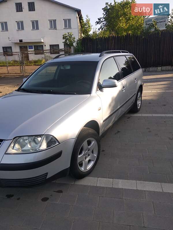 Универсал Volkswagen Passat 2001 в Бориславе