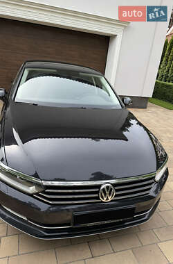 Седан Volkswagen Passat 2018 в Києві