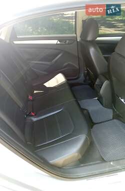 Седан Volkswagen Passat 2011 в 