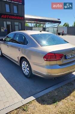 Седан Volkswagen Passat 2014 в Тернополе